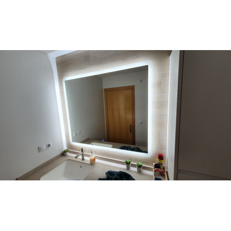 Espejo baño luz LED frontal con esquinas redondeadas Nusa
