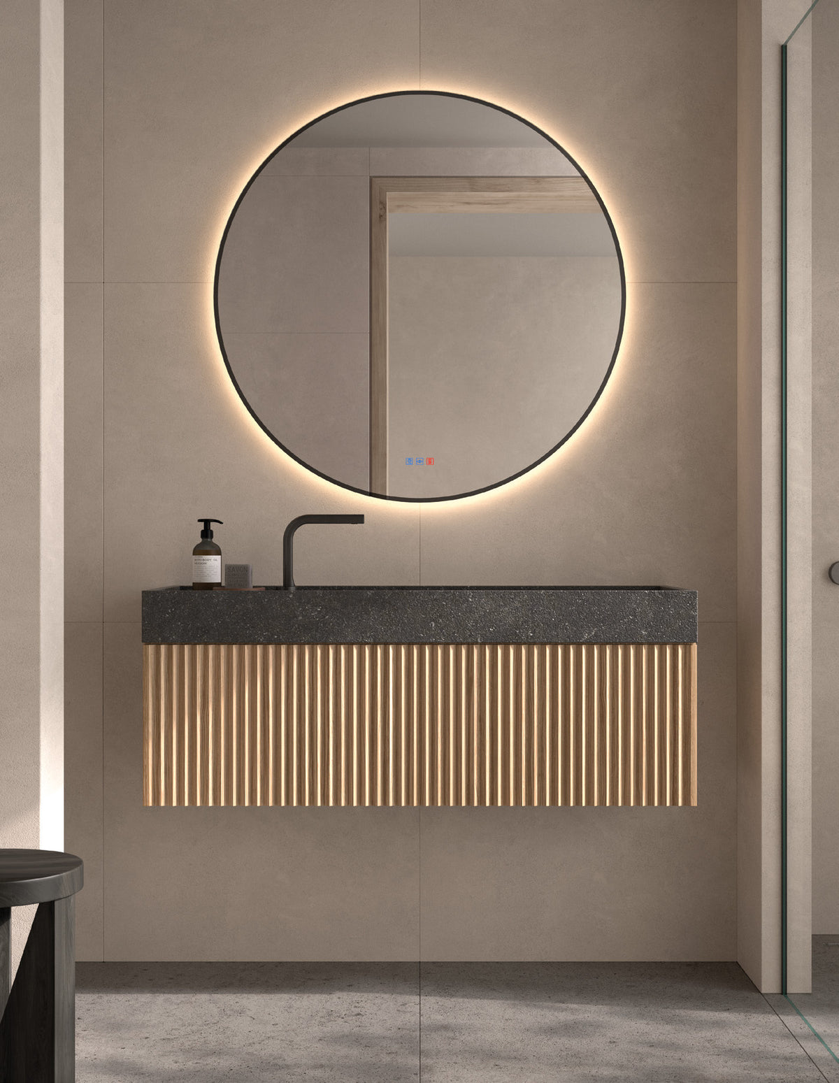Baño con el espejo redondo Baeza con luz LED y contorno pintado en negro
