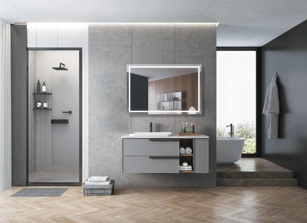 Baño gris con ducha y bañera, con el espejo rectangular FRANCIA encendido sobre el lavabo