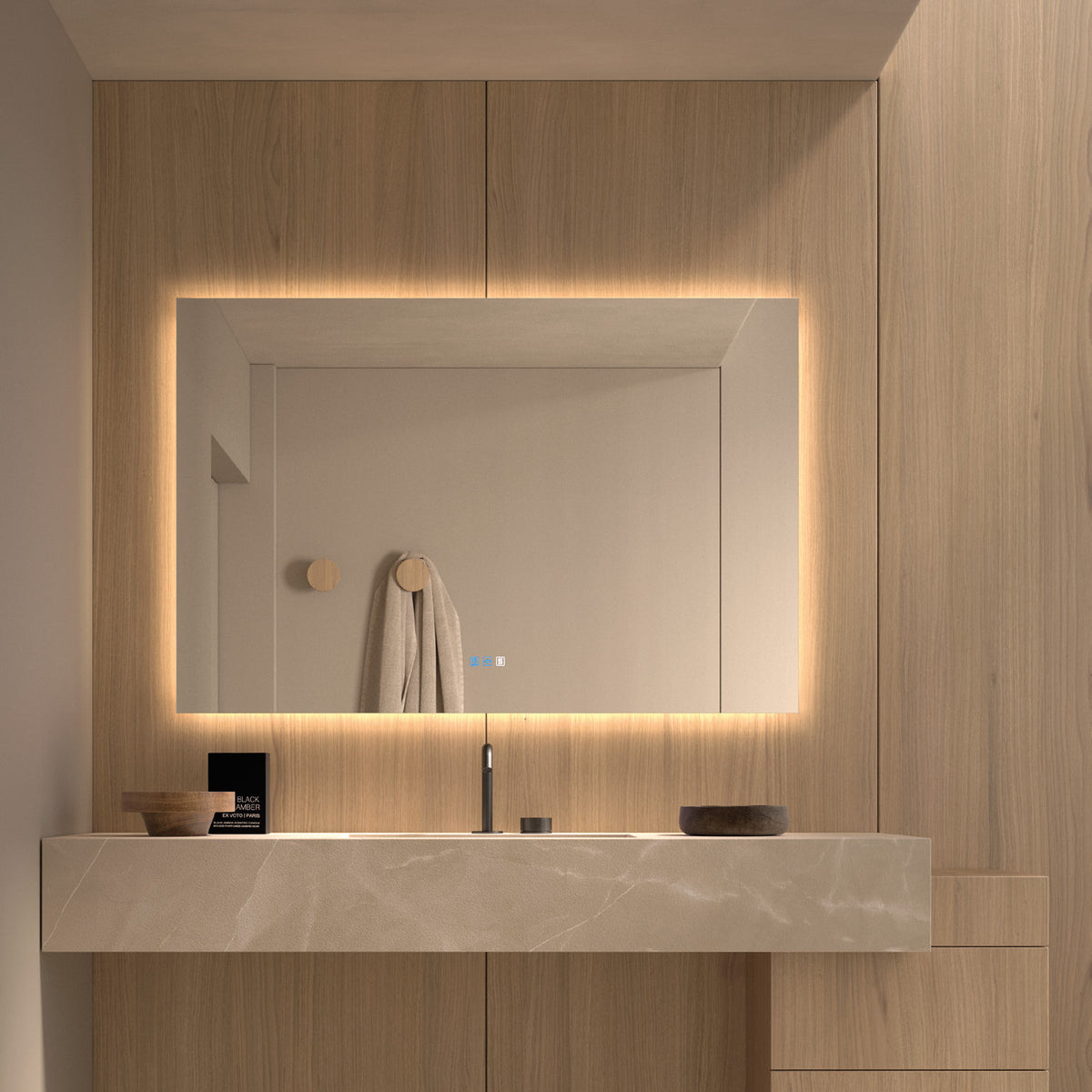 Espejo rectangular retroiluminado Mérida sobre una encimera de baño