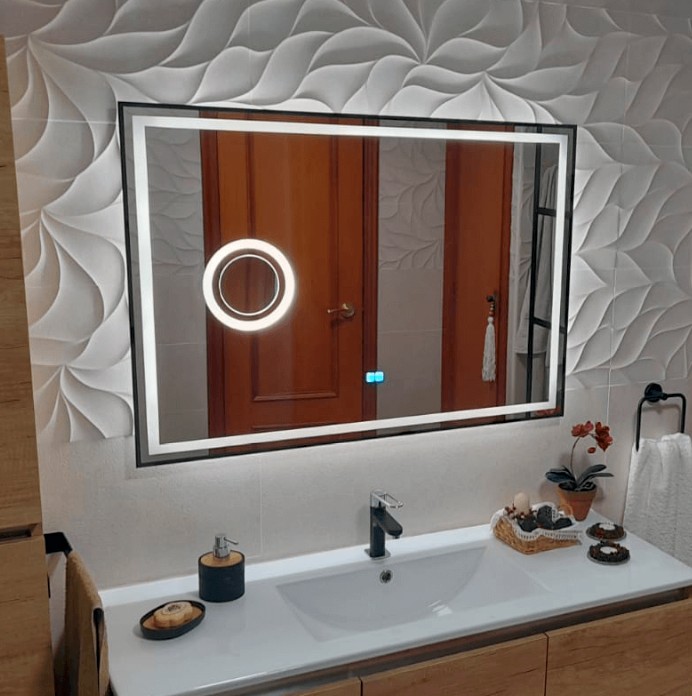 Espejo con luz LED para baño – EMPOLO