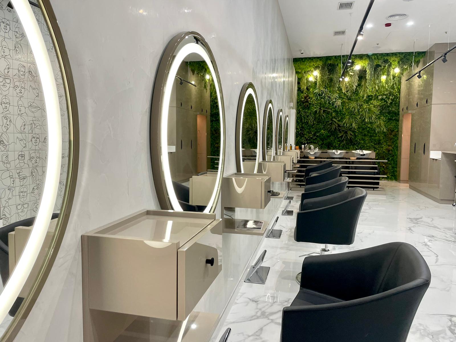 Espejos LED en salón